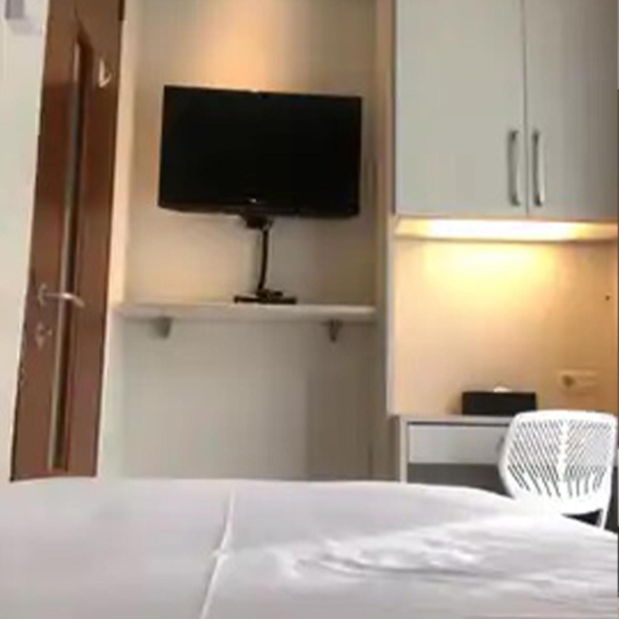 Bening Boutique Hotel Managed By Salak Hospitality Bekasi Exteriör bild
