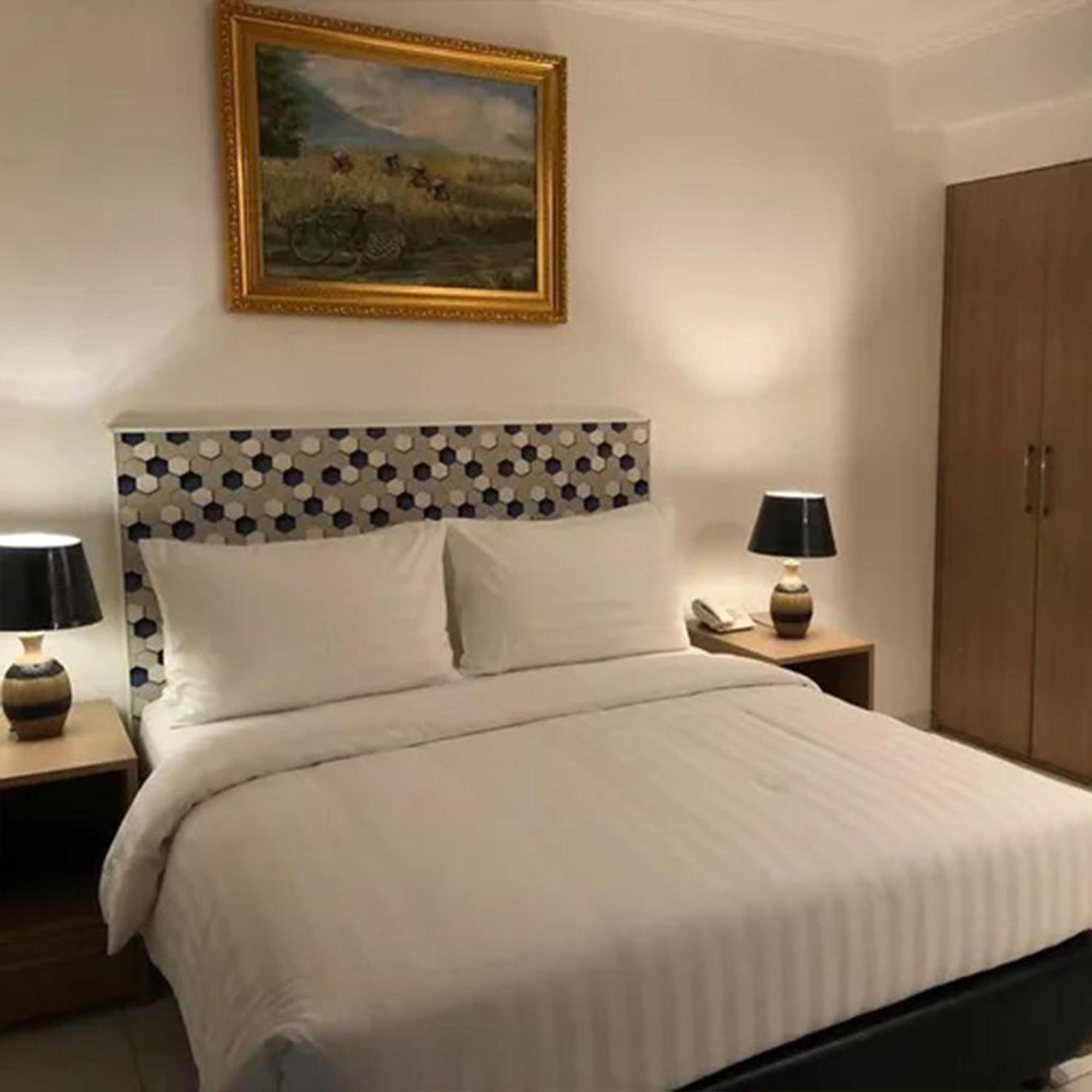 Bening Boutique Hotel Managed By Salak Hospitality Bekasi Exteriör bild