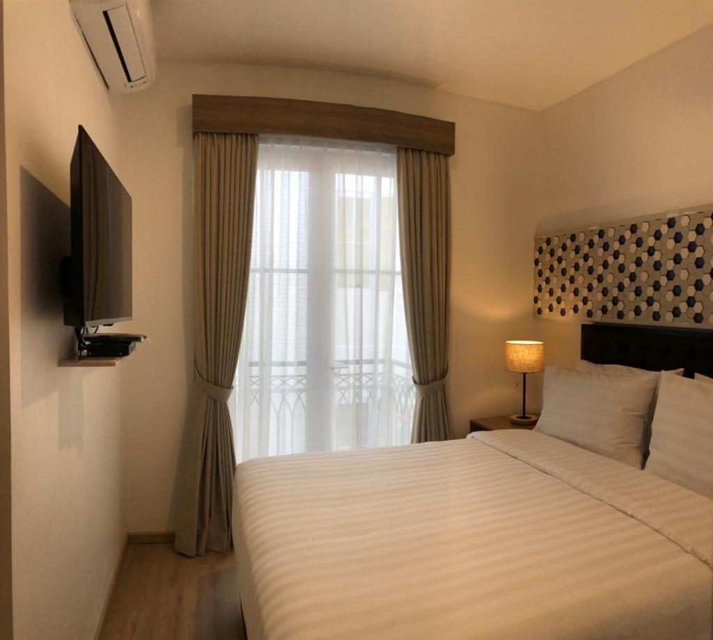 Bening Boutique Hotel Managed By Salak Hospitality Bekasi Exteriör bild