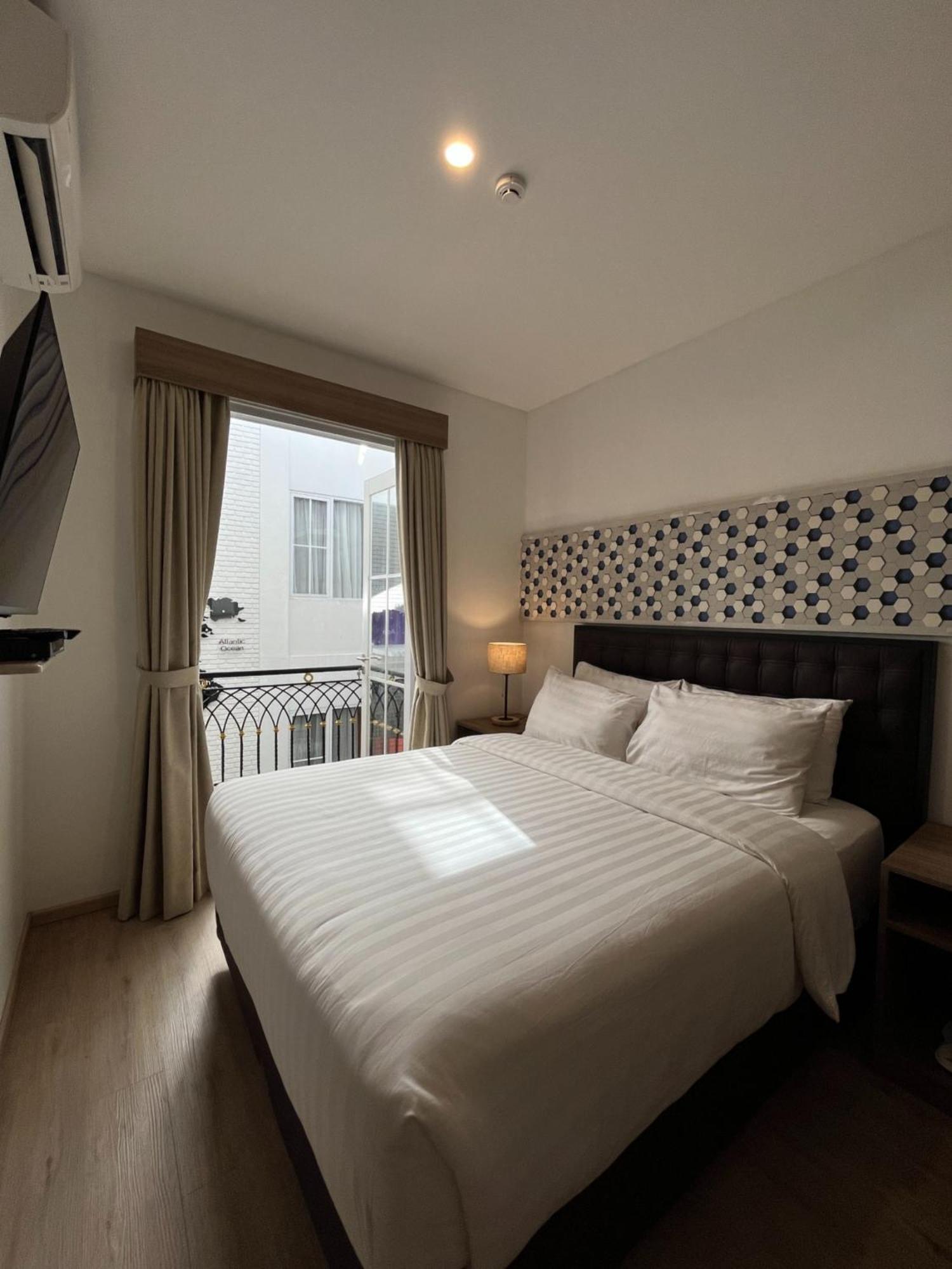 Bening Boutique Hotel Managed By Salak Hospitality Bekasi Exteriör bild